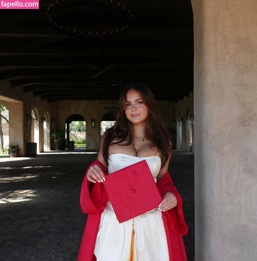 Sarabella Harris Onlyfans Photo Gallery 