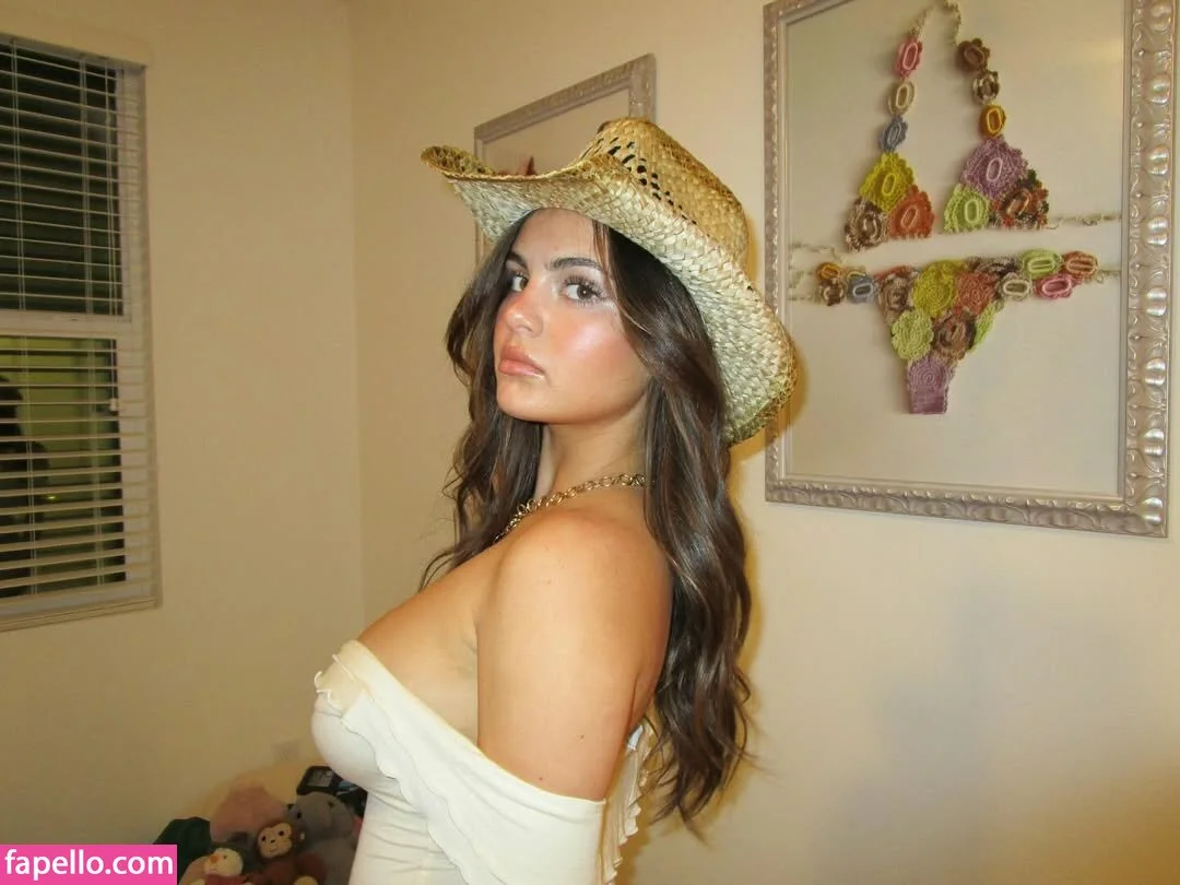 Sarabella Harris Onlyfans Photo Gallery 