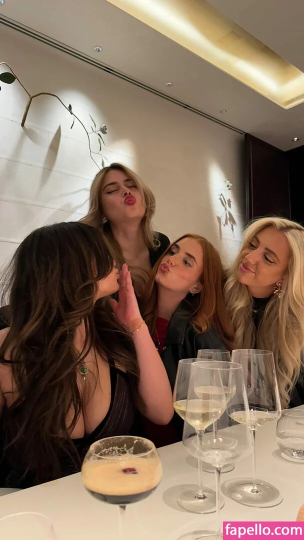 Sarabella Harris Onlyfans Photo Gallery 