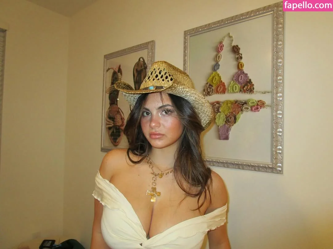 Sarabella Harris Onlyfans Photo Gallery 