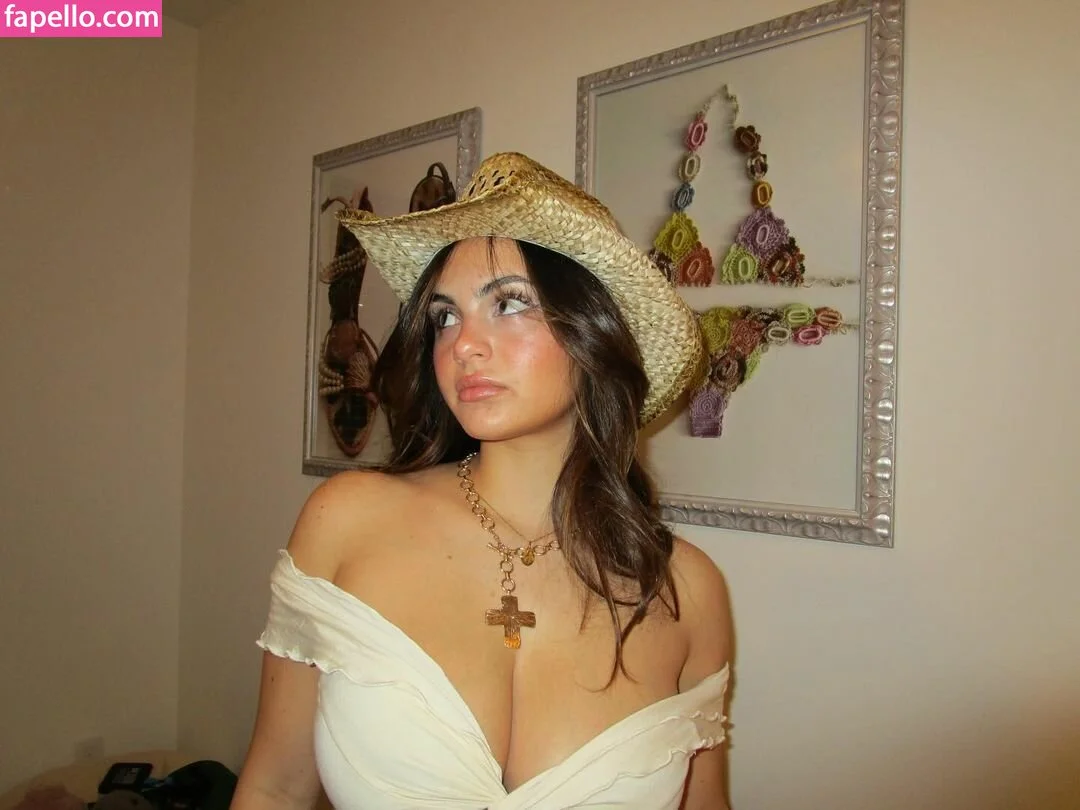 Sarabella Harris Onlyfans Photo Gallery 