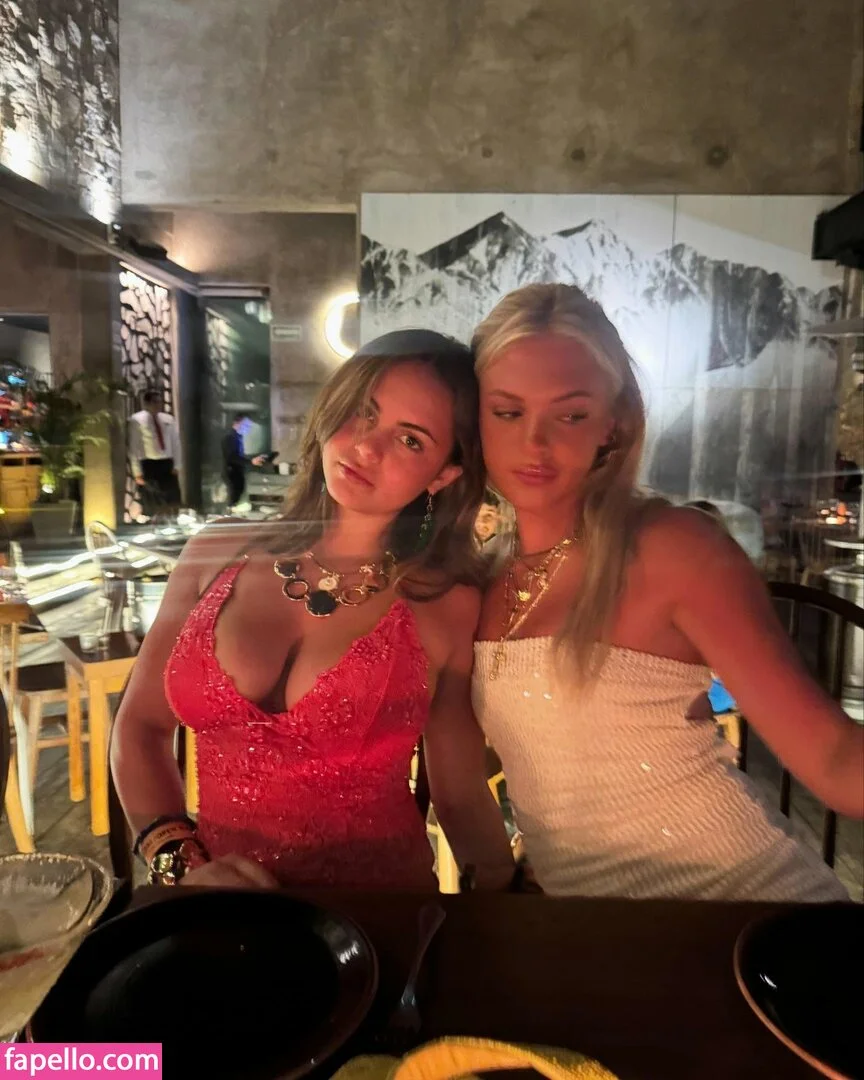 Sarabella Harris Onlyfans Photo Gallery 