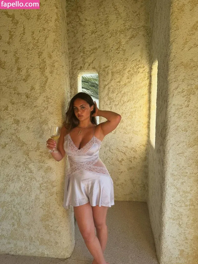 Sarabella Harris Onlyfans Photo Gallery 