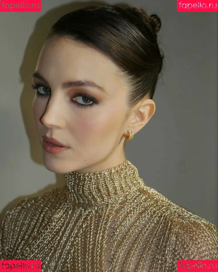 Ella Hunt Onlyfans Photo Gallery 