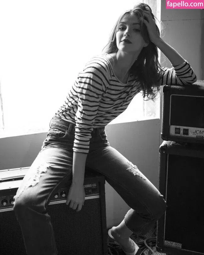 Ella Hunt Onlyfans Photo Gallery 