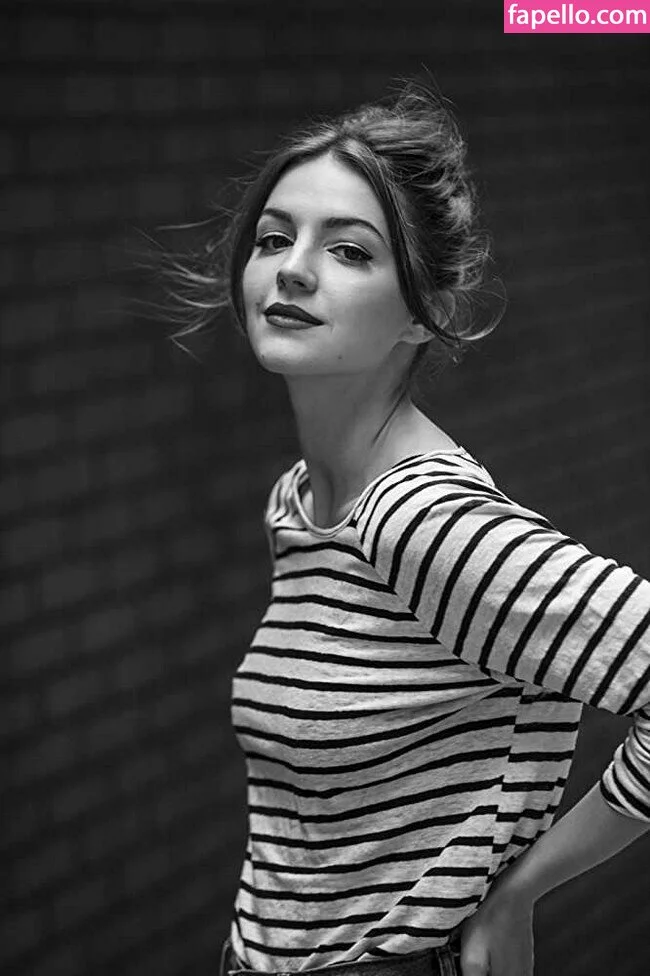 Ella Hunt Onlyfans Photo Gallery 