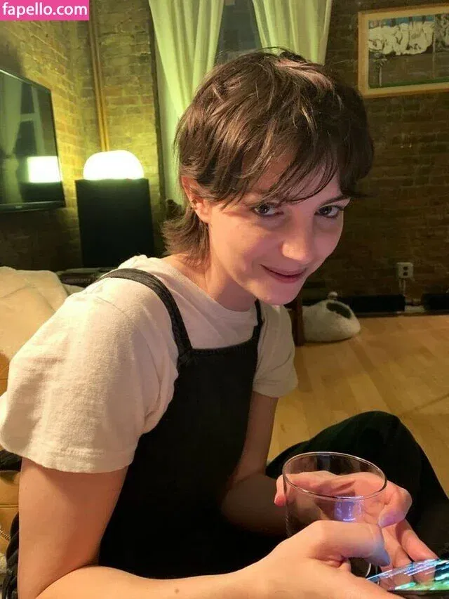 Ella Hunt Onlyfans Photo Gallery 