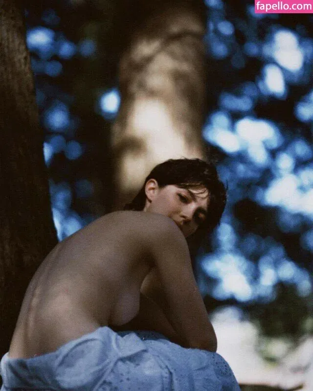 Ella Hunt Onlyfans Photo Gallery 