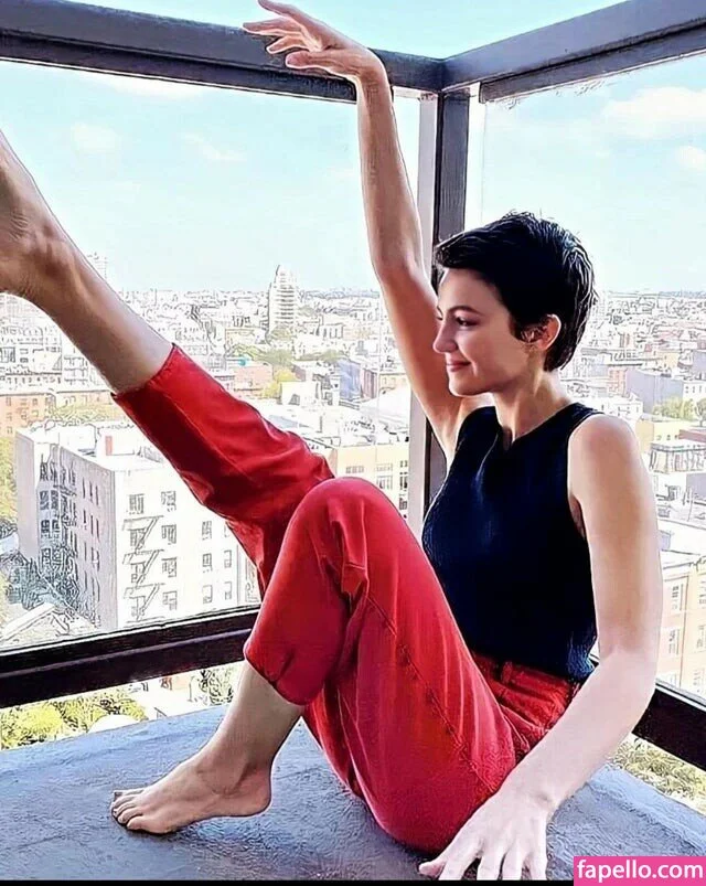 Ella Hunt Onlyfans Photo Gallery 