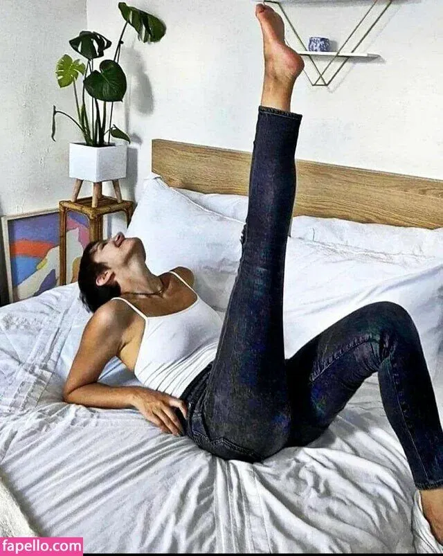 Ella Hunt Onlyfans Photo Gallery 