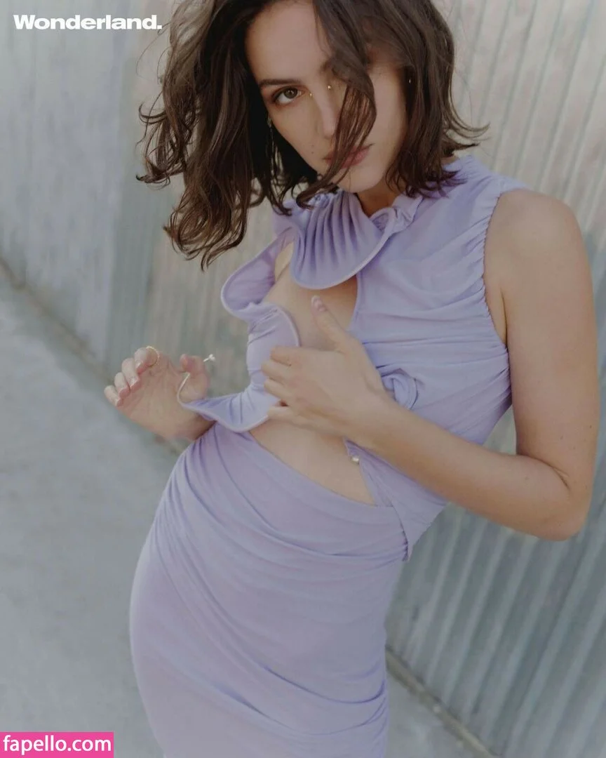 Ella Hunt Onlyfans Photo Gallery 