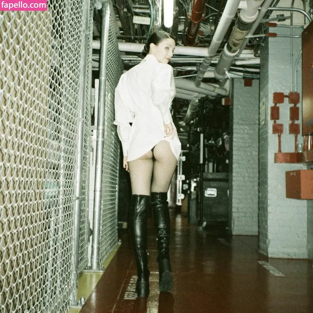 Ella Hunt Onlyfans Photo Gallery 