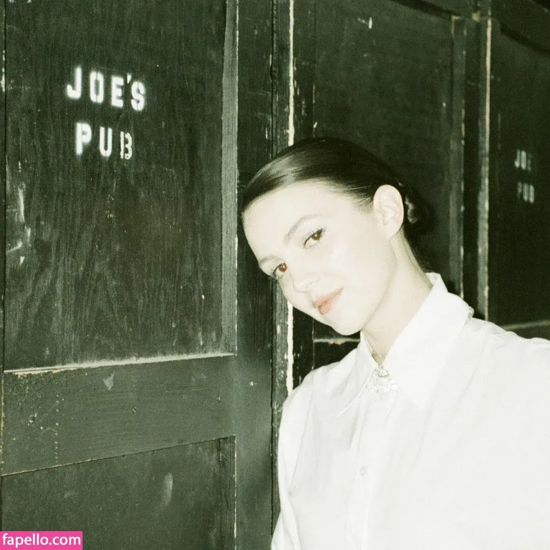 Ella Hunt Onlyfans Photo Gallery 