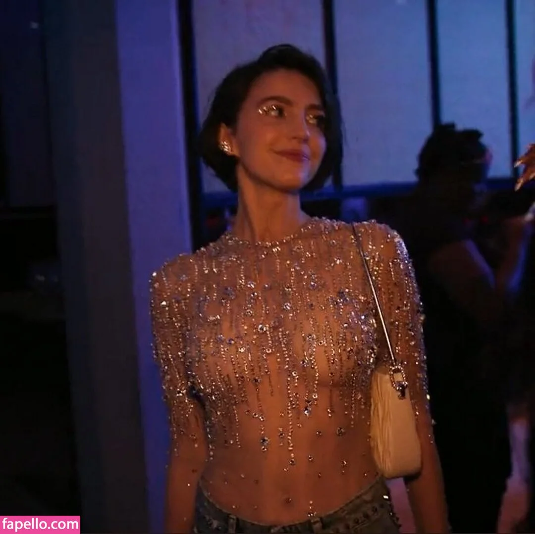 Ella Hunt Onlyfans Photo Gallery 