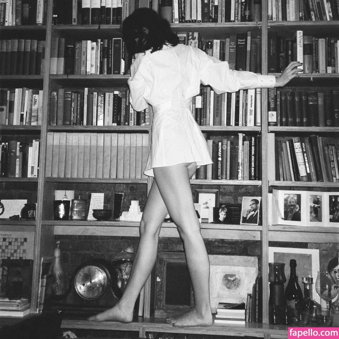 Ella Hunt Onlyfans Photo Gallery 