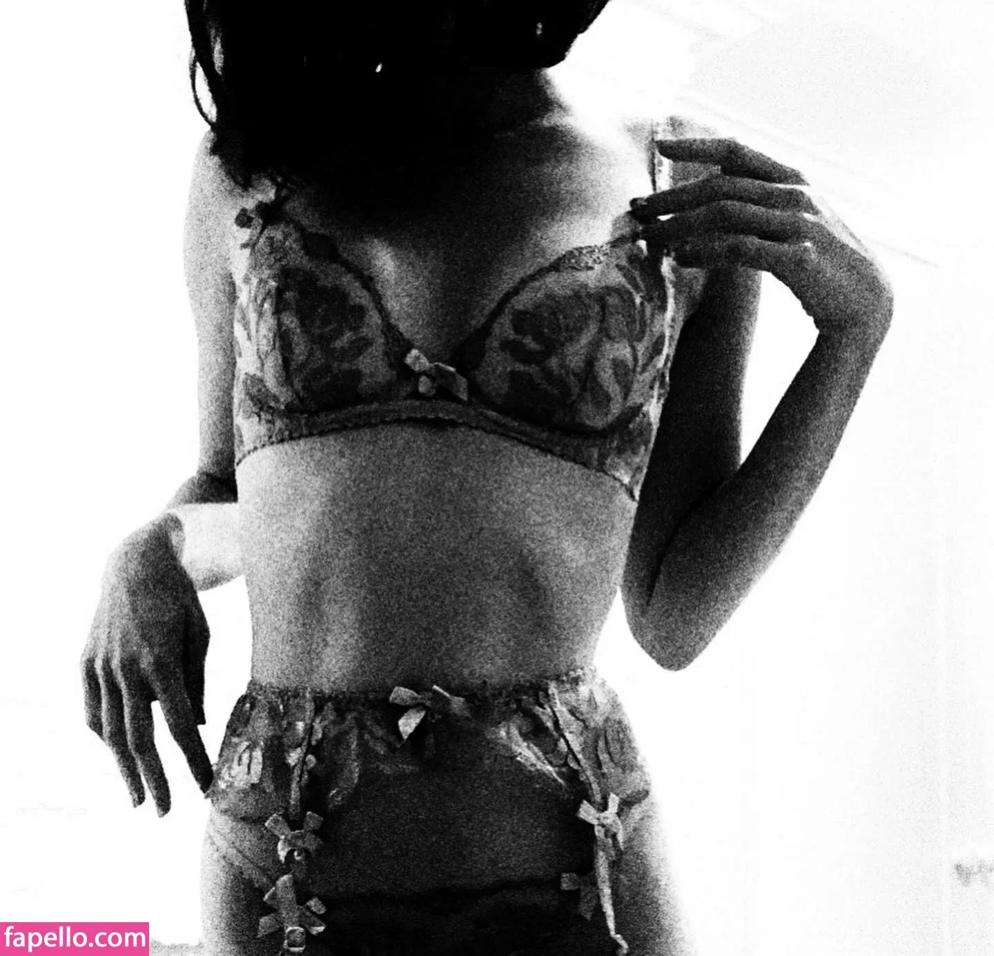 Ella Hunt Onlyfans Photo Gallery 