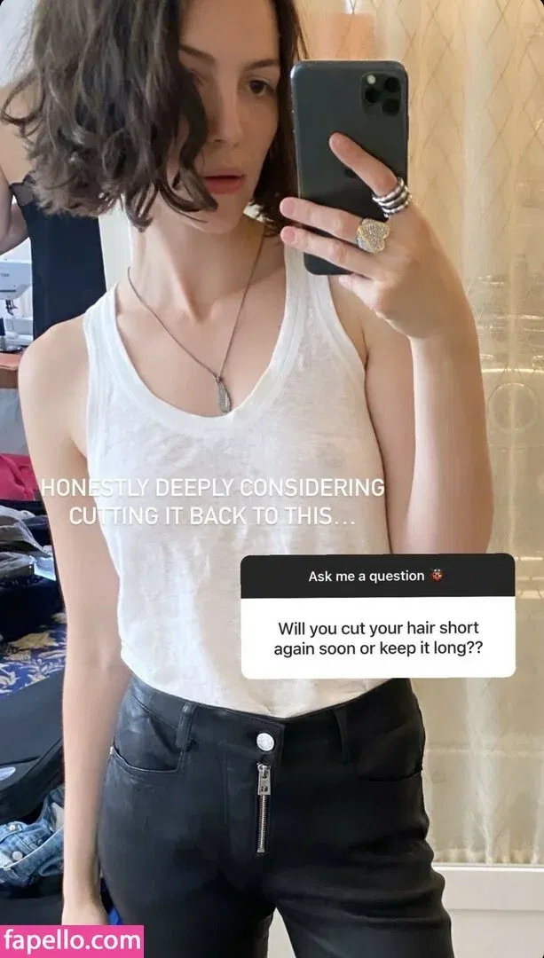 Ella Hunt Onlyfans Photo Gallery 