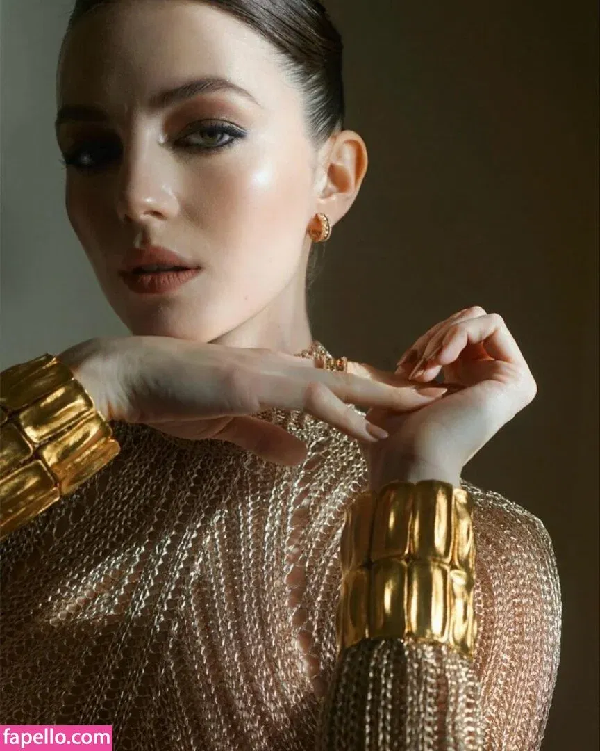 Ella Hunt Onlyfans Photo Gallery 