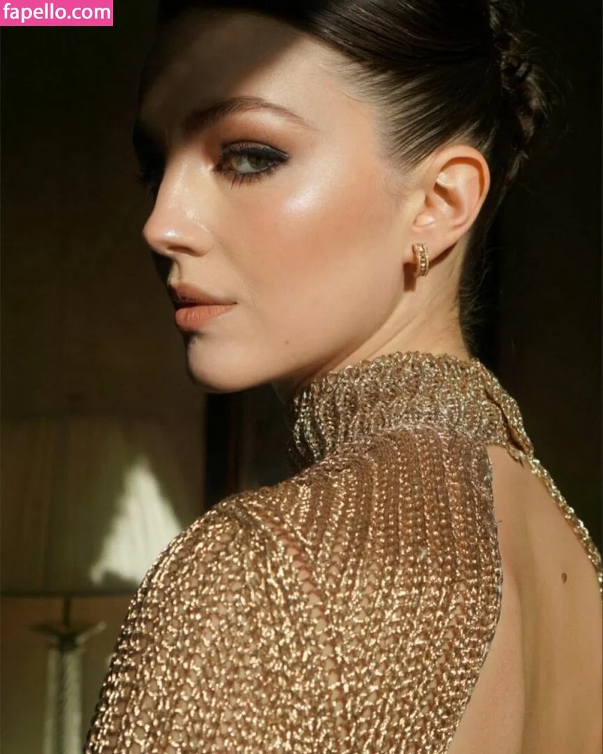 Ella Hunt Onlyfans Photo Gallery 