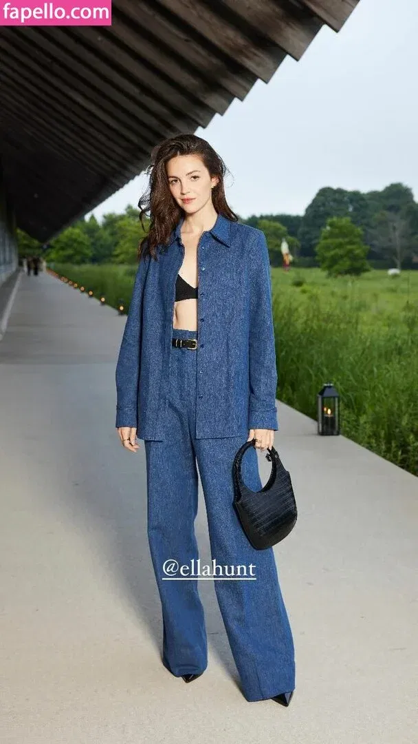 Ella Hunt Onlyfans Photo Gallery 