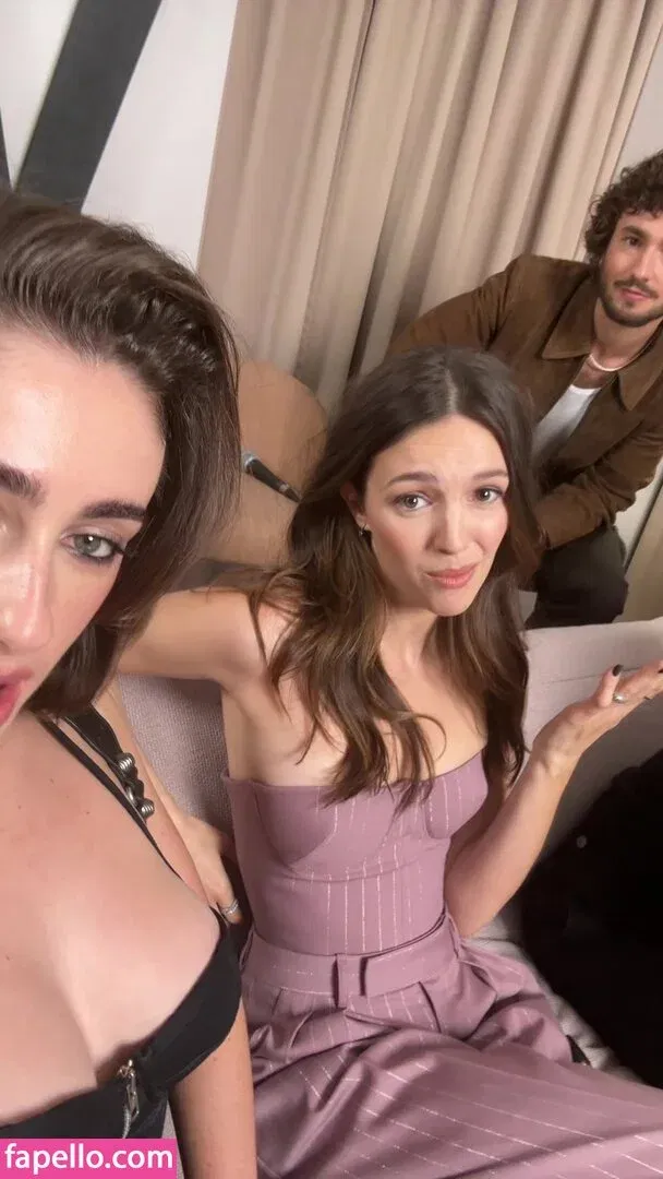 Ella Hunt Onlyfans Photo Gallery 