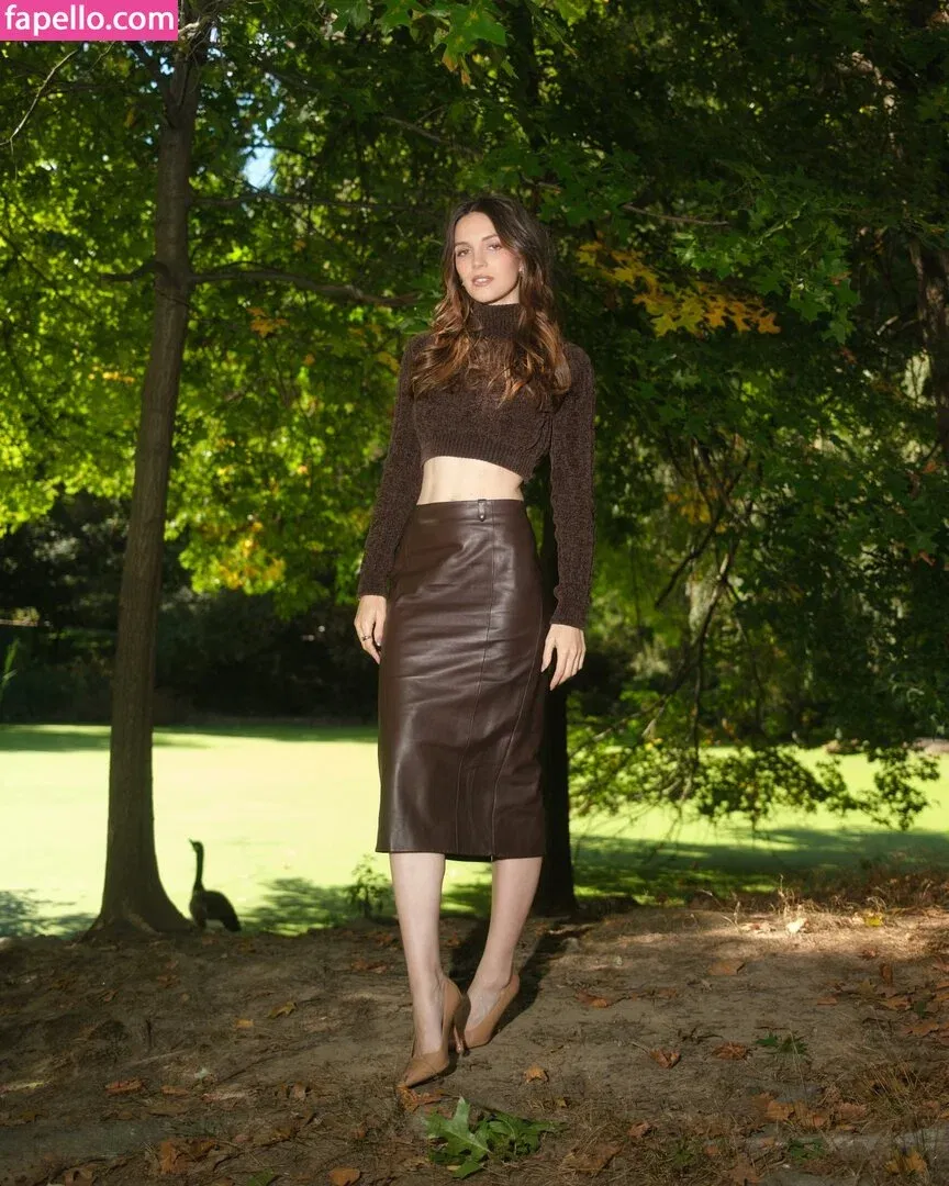 Ella Hunt Onlyfans Photo Gallery 