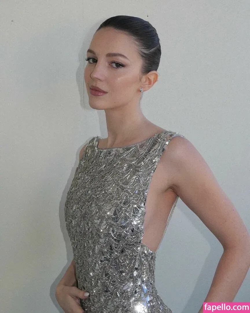 Ella Hunt Onlyfans Photo Gallery 