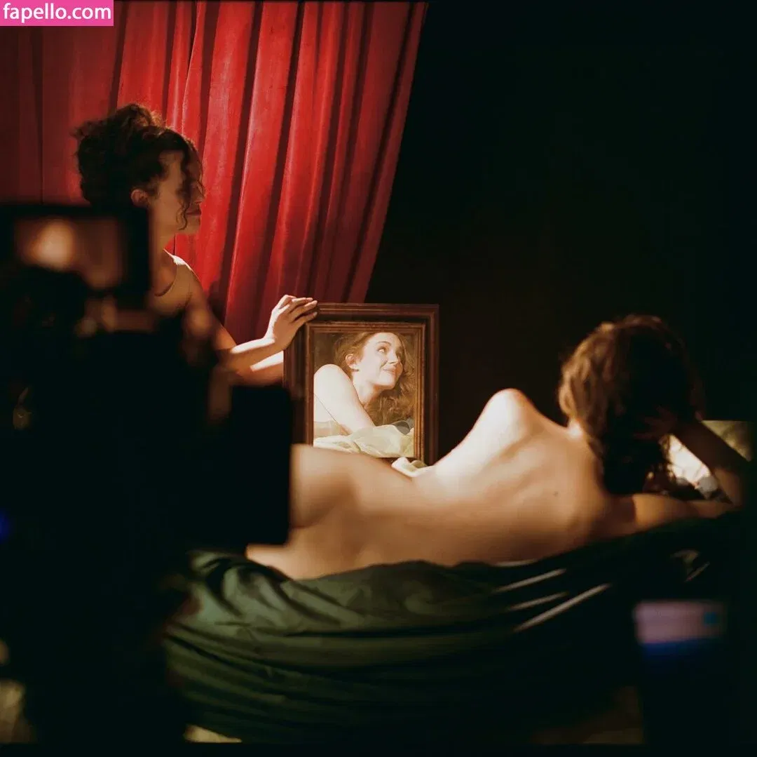 Ella Hunt Onlyfans Photo Gallery 