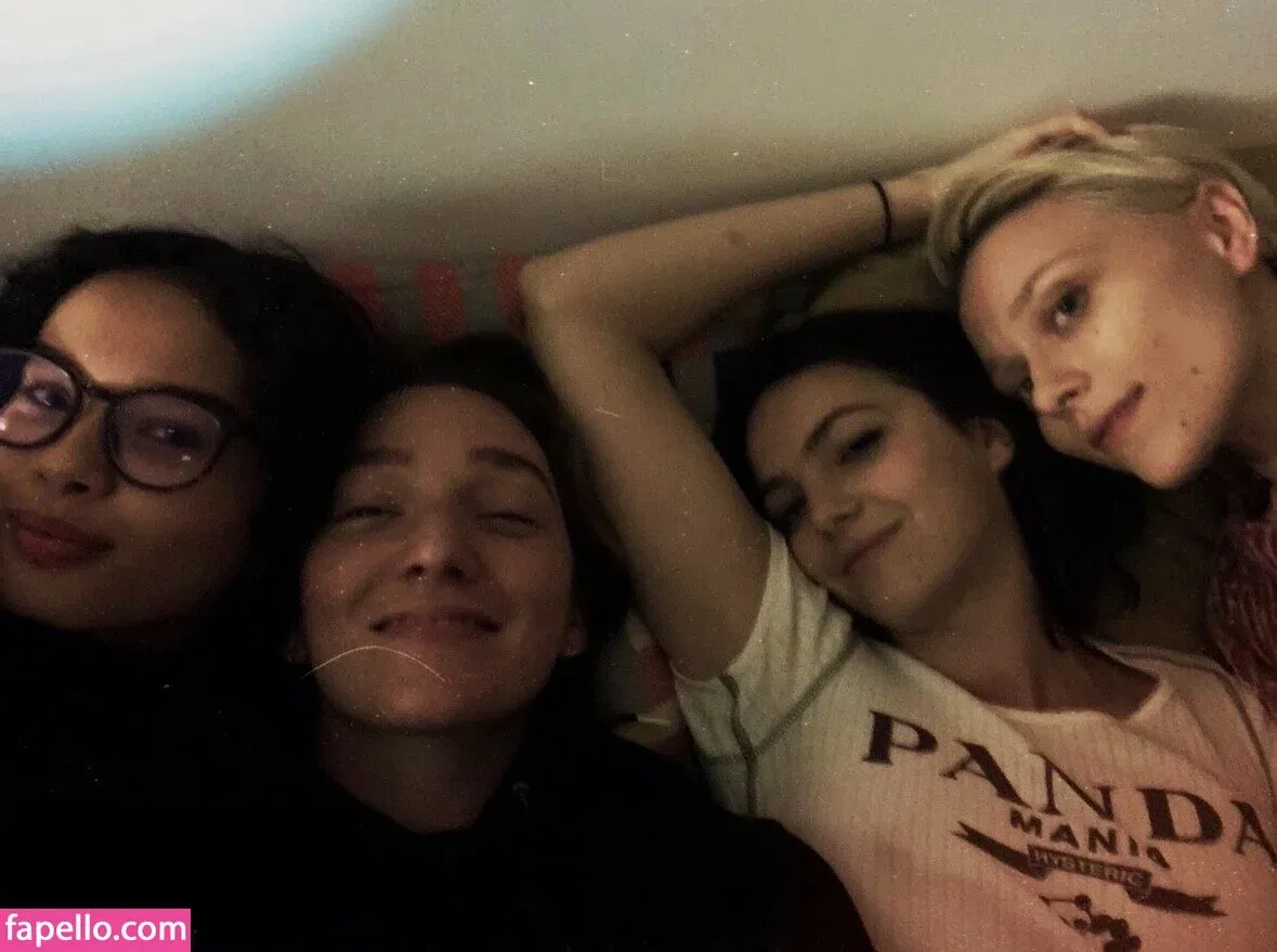 Ella Hunt Onlyfans Photo Gallery 