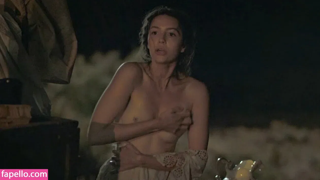 Ella Hunt Onlyfans Photo Gallery 