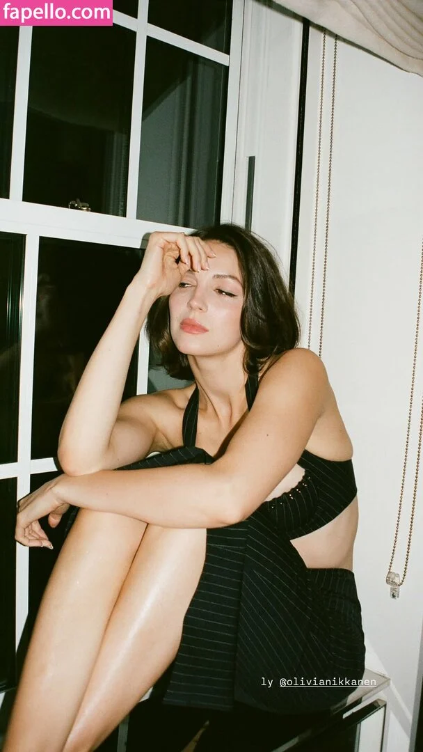 Ella Hunt Onlyfans Photo Gallery 