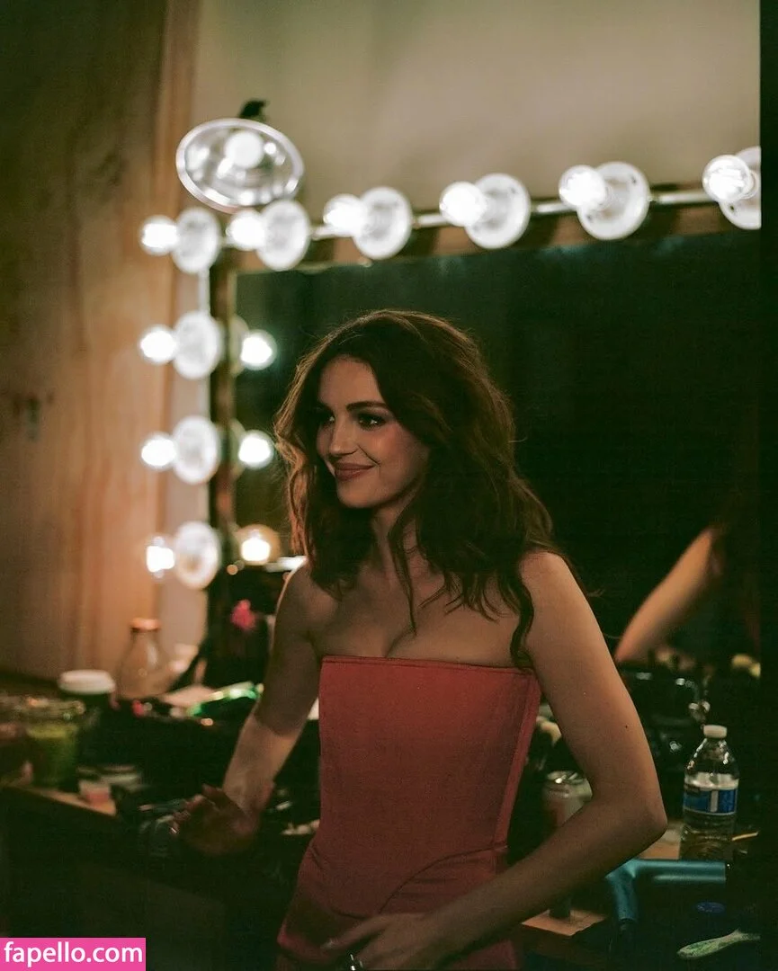 Ella Hunt Onlyfans Photo Gallery 