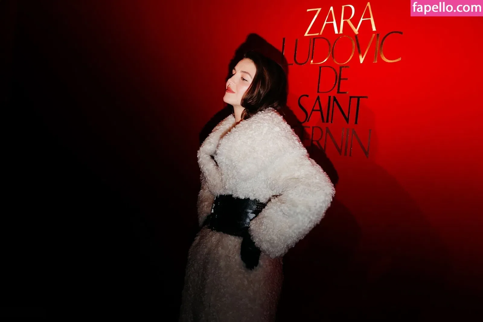 Ella Hunt Onlyfans Photo Gallery 