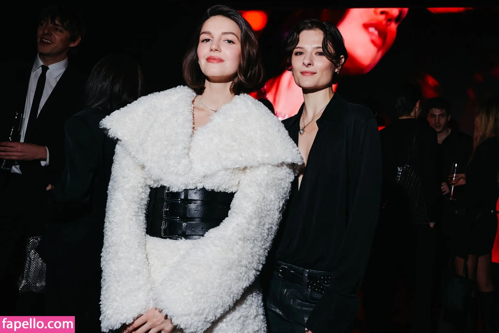 Ella Hunt Onlyfans Photo Gallery 