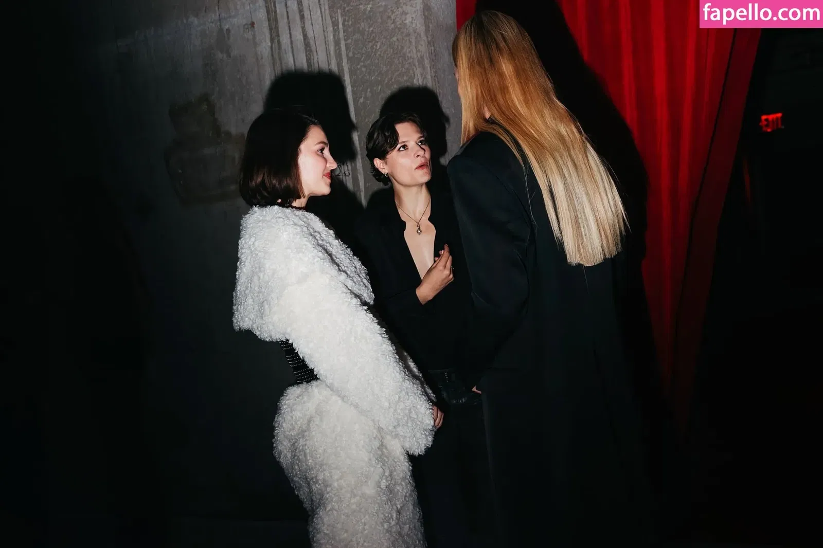 Ella Hunt Onlyfans Photo Gallery 