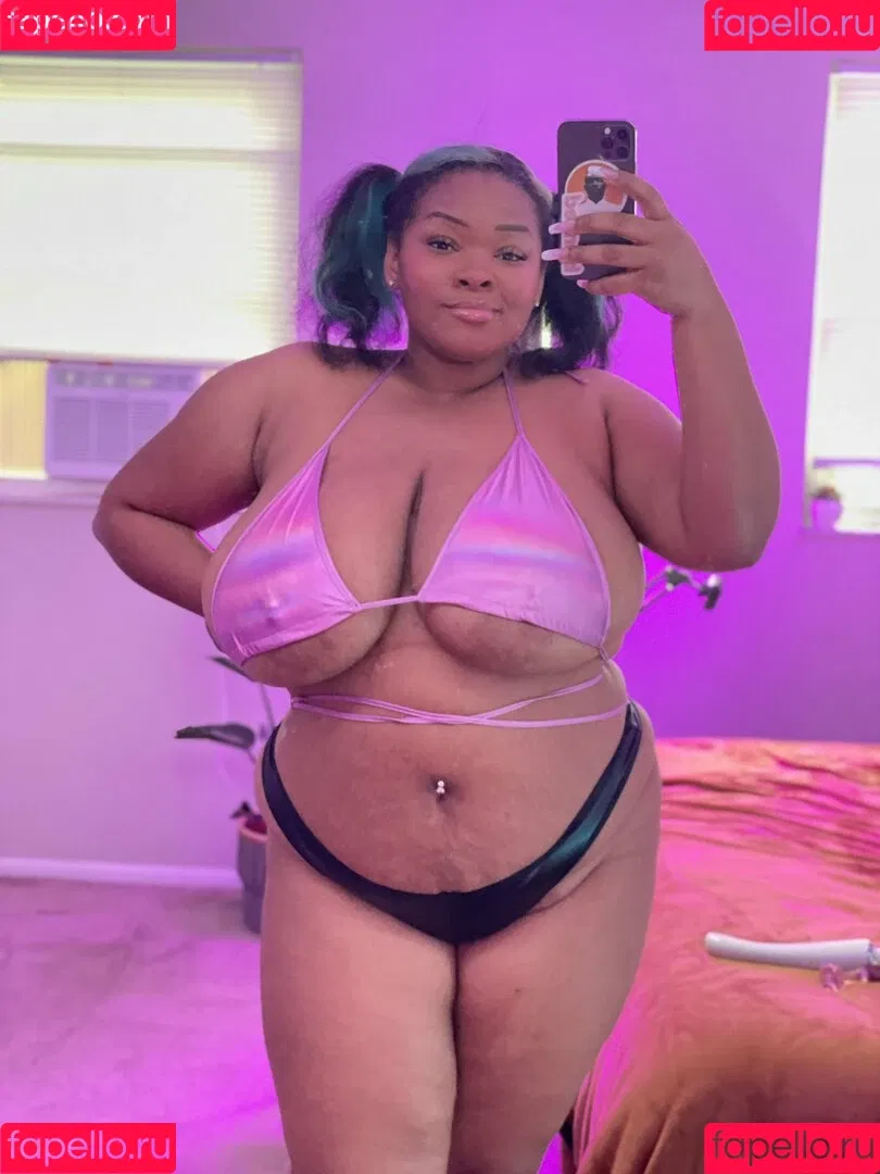 MsMoodyBB Onlyfans Photo Gallery 