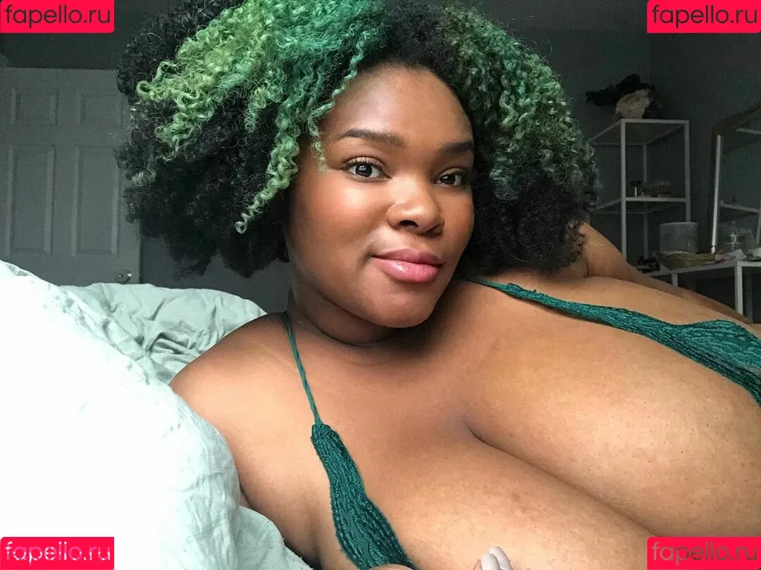 MsMoodyBB Onlyfans Photo Gallery 