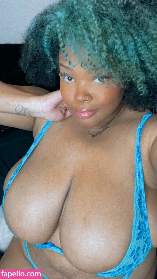 MsMoodyBB Onlyfans Photo Gallery 