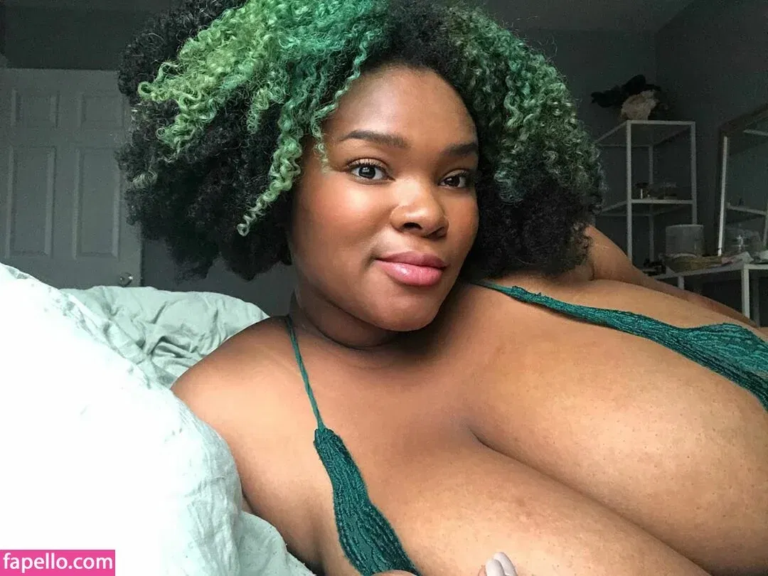 MsMoodyBB Onlyfans Photo Gallery 