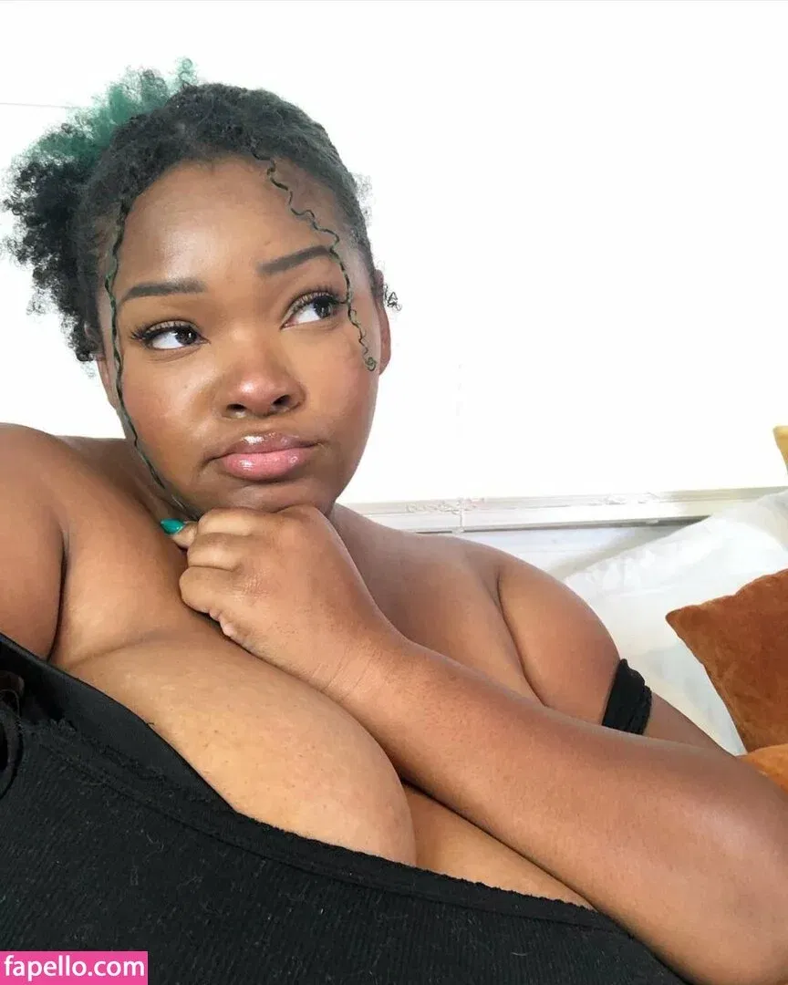 MsMoodyBB Onlyfans Photo Gallery 