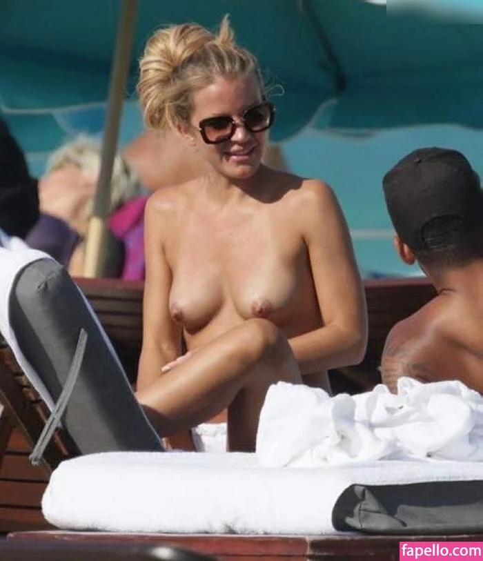 Ina Aogo Onlyfans Photo Gallery 