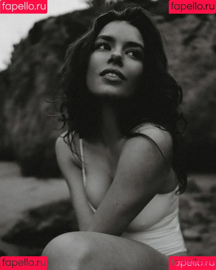 Lauren Searle Onlyfans Photo Gallery 