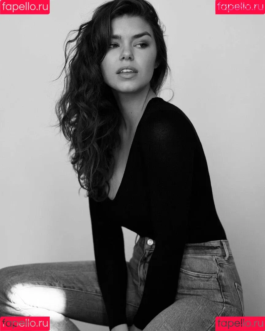Lauren Searle Onlyfans Photo Gallery 
