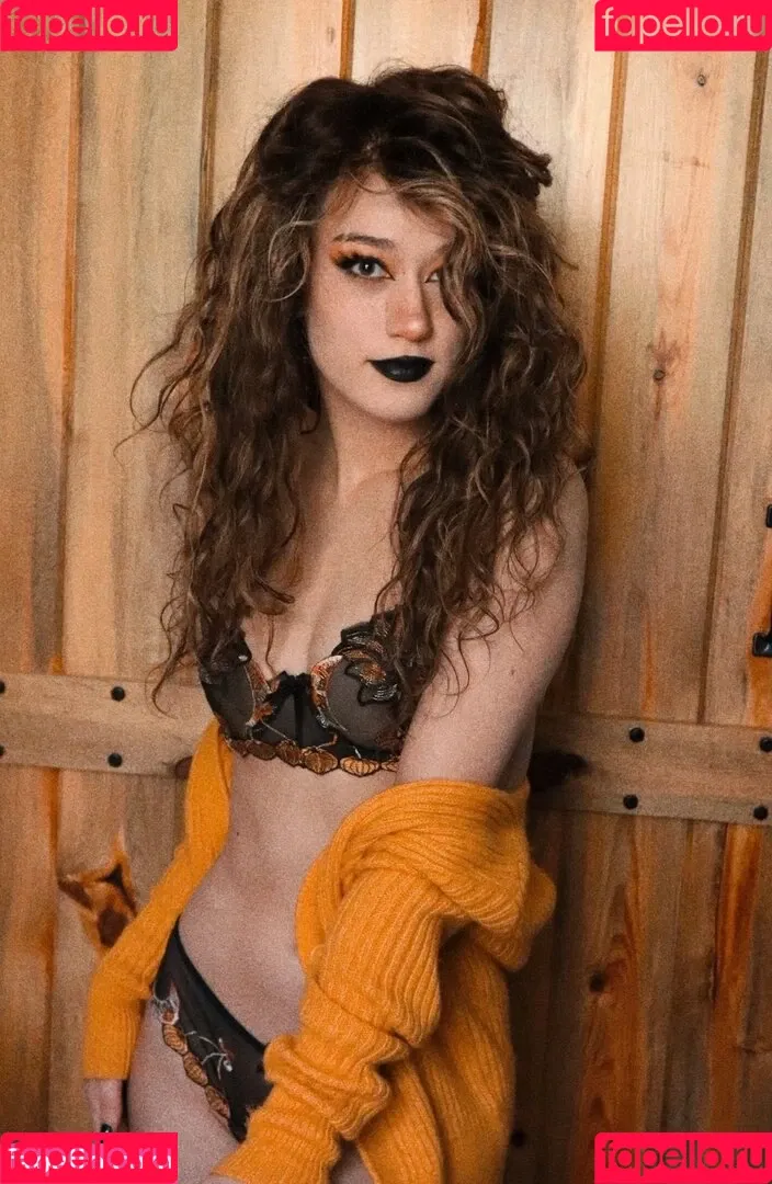 Queen Tofu Onlyfans Photo Gallery 