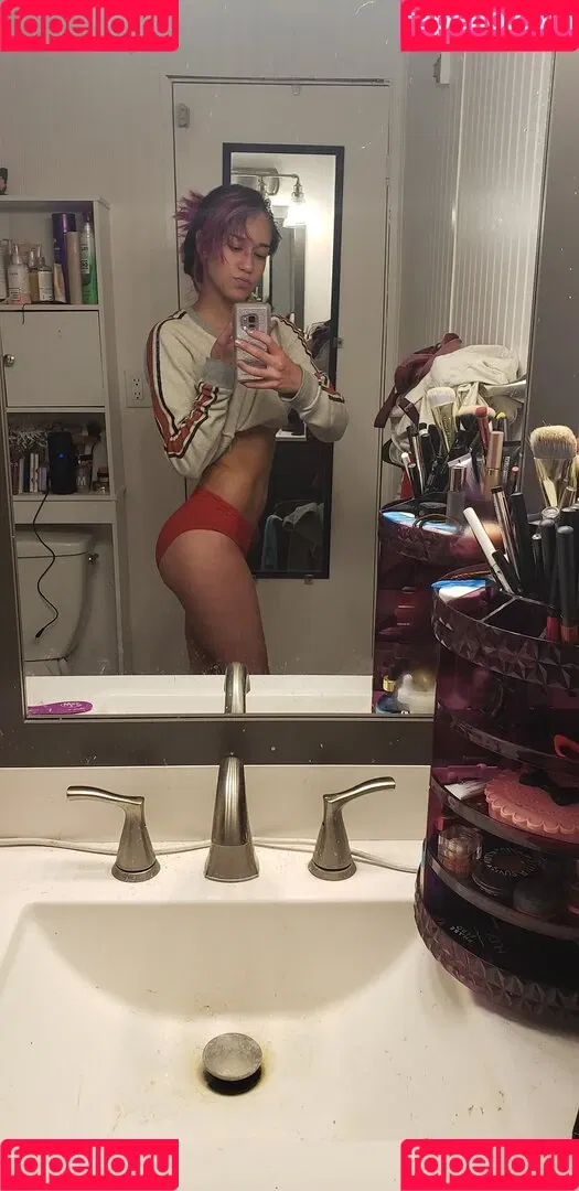 Queen Tofu Onlyfans Photo Gallery 