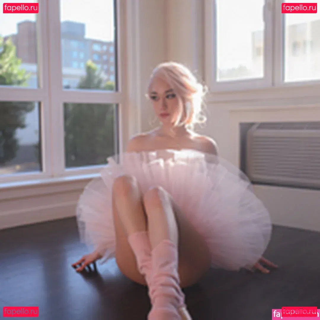 Queen Tofu Onlyfans Photo Gallery 