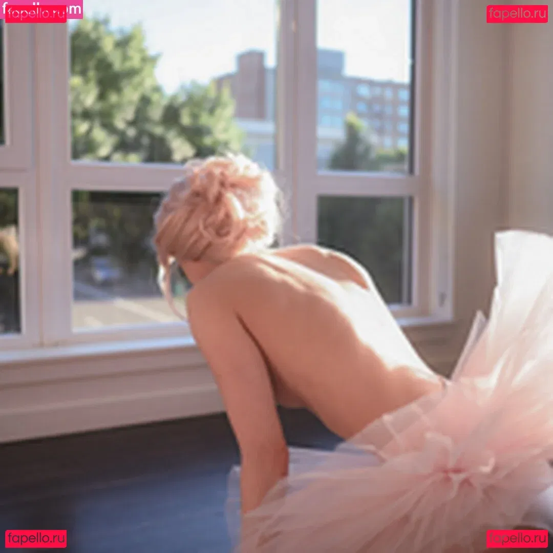 Queen Tofu Onlyfans Photo Gallery 