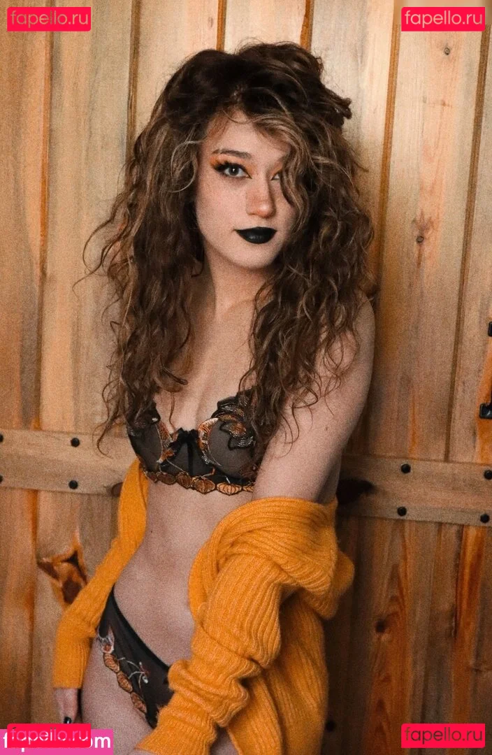 Queen Tofu Onlyfans Photo Gallery 