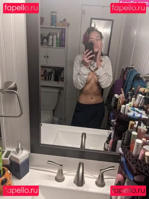 Queen Tofu Onlyfans Photo Gallery 