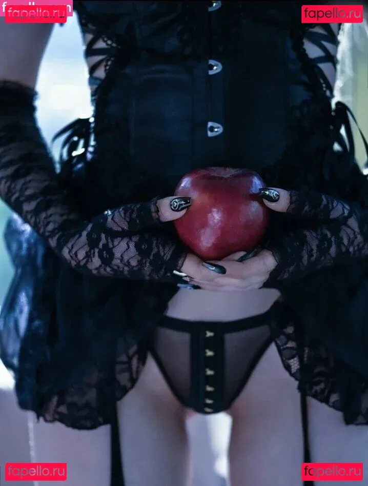 Queen Tofu Onlyfans Photo Gallery 